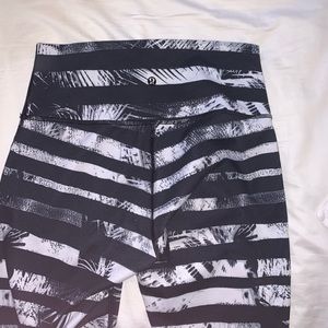 3/4 length Lululemon leggings